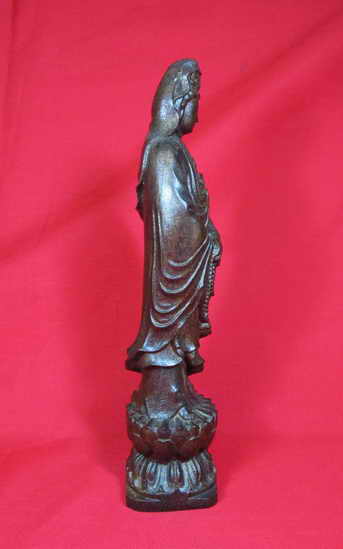 เจ้าแม่กวนอิมแกะจากไม้มงคล งดงามมาก ขนาดสูง 8.5 นิ้ว เคาะแรกถึงขั้นต่ำ 1050