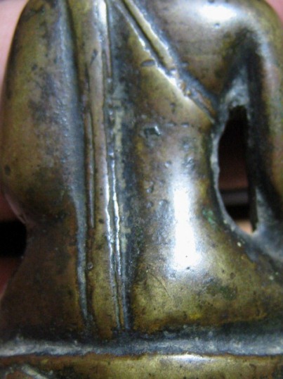 พระกริ่งประทานพร พิมพ์ใหญ่พิเศษ ปี2512 เนื้อทองผสม วัดวังกระ โจม จ.นครนายก มาพร้อมบัตรรับรอง