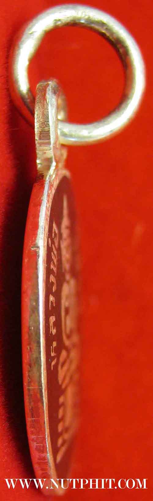 เหรียญพระพุทธโสธร วัดโสธรวรารามวรวิหาร จ.ฉะเชิงเทรา เนื้อเงินแท้ลงถม พิมพ์เม็ดแตง*134