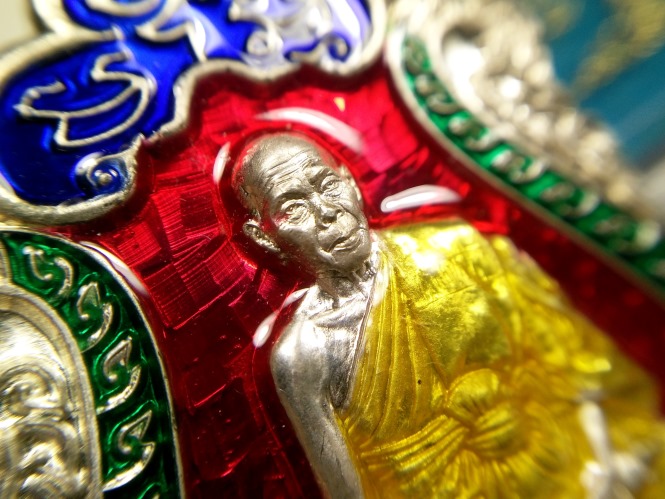 ๑ ๗๗๗ เลขสวยๆๆ กับเสมา 7 รอบ หลวงพ่อสิน เงินลงยาสี่สี เหรียญที่ 2