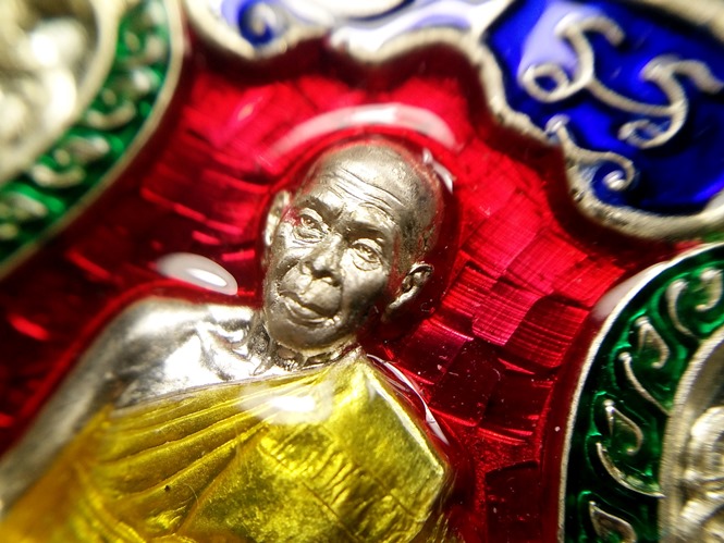 ๑ ๗๗๗ เลขสวยๆๆ กับเสมา 7 รอบ หลวงพ่อสิน เงินลงยาสี่สี เหรียญที่ 2