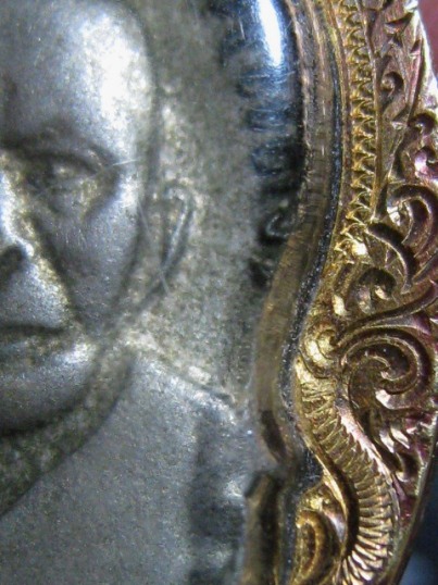 เหรียญแจกแม่ครัวหลวงพ่อแดง ปี2505 เนื้ออัลปาก้า วัดเขาบันไดอิฐ จ.เพชรบุรี มีเลี่ยมทองแท้หนา