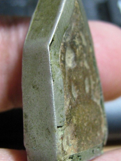 พระชินราช เนื้อดิน กรุวัดเสาธงทอง จ.สุพรรณบุรี มีเลี่ยมเดิม มาพร้อมบัตรรับรองความแท้  