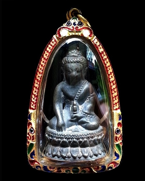 พระกริ่งมงคลมหาเศรษฐี (รุ่นแรก) หลวงปู่บัว ถามโก เนื้อนวะโลหะก้นทองแดง หมายเลข ๑๓๖๔ พร้อมกล่องเดิม 