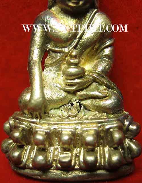 พระกริ่งเนื้อเงินแท้ ลป.คร่ำ วัดวังหว้า พ.ศ.๒๕๓๗ หมายเลข ๔๑๒๓ กล่องเดิม*192