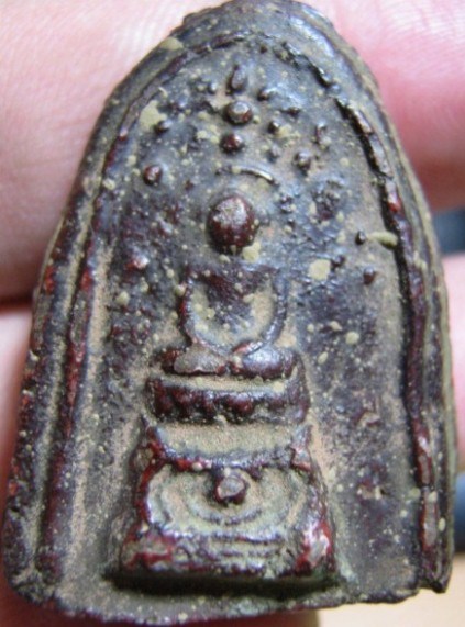 พระพิมพ์บัวเล็บช้าง เนื้อดิน กรุวัดชนะสงคราม กรุงเทพฯ สภาพพอใช้