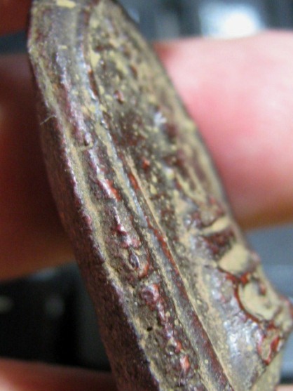 พระพิมพ์บัวเล็บช้าง เนื้อดิน กรุวัดชนะสงคราม กรุงเทพฯ สภาพพอใช้