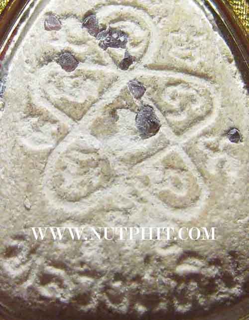 พระปิดตาฝังพลอย พิมพ์ใหญ่ ลป.ทิม วัดละหารไร่ ปี ๑๗ เลี่ยมทอง+บัตรรับรองพระแท้*177