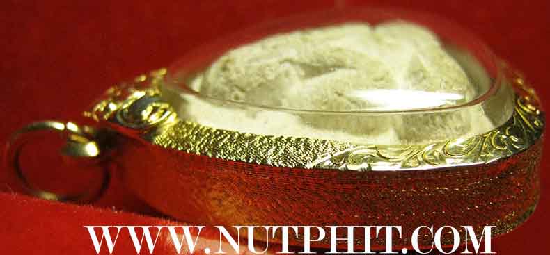 พระปิดตาฝังพลอย พิมพ์ใหญ่ ลป.ทิม วัดละหารไร่ ปี ๑๗ เลี่ยมทอง+บัตรรับรองพระแท้*177