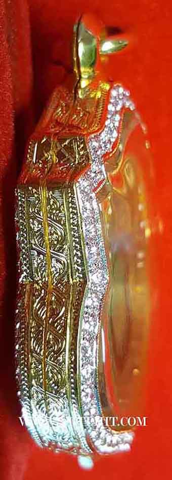 บัตรรับรอง ๒ สถาบัน เหรียญเสด็จพ่อเสด็จกลับจากประพาสยุโรป+ตลับทองฝังเพชรแท้*272