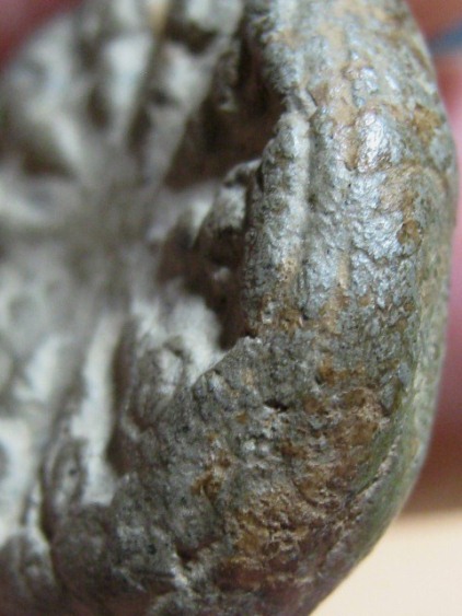 พระงบน้ำอ้อย กรุเตาทุเรียง พิมพ์เล็ก เนื้อดิน จ.สุโขทัย สภาพพอใช้