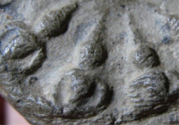 พระงบน้ำอ้อย กรุเตาทุเรียง พิมพ์เล็ก เนื้อดิน จ.สุโขทัย สภาพพอใช้