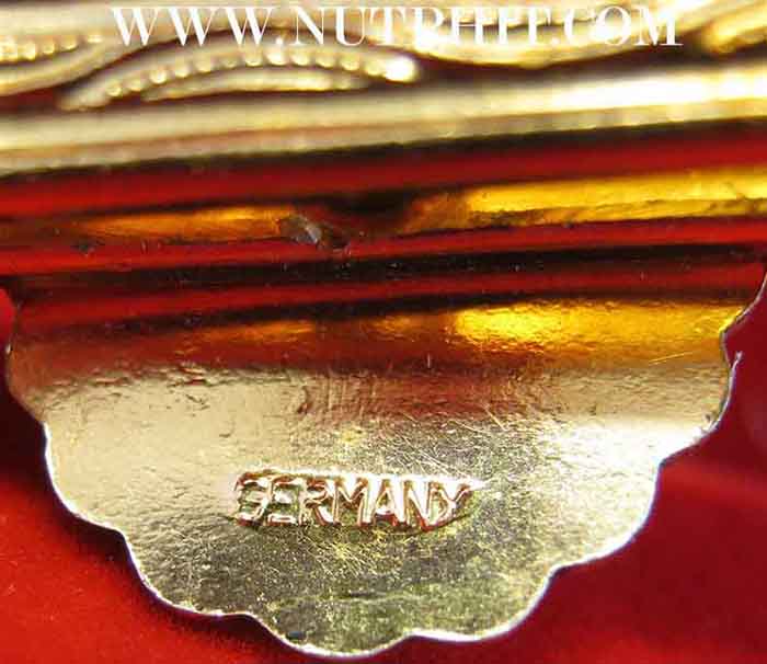 เข็มกลัดพระพุทธโสธรผลิตจากประเทศเยอรมนีสูงค่าเดิม ๆ จากวัดครับ*1