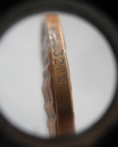 “ เหรียญครูบาศรีวิชัย วัดพระธาตุดอยสุเทพราชวรวิหาร ฉลองพุทธชยันตี 2600 ปี 2555 กล่องเดิม เลข 3270 สว