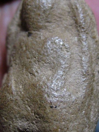 พระเม็ดน้อยหน่า เนื้อดิน จ.สุโขทัย สภาพพอสวย รับประกันความแท้ตลอดไป