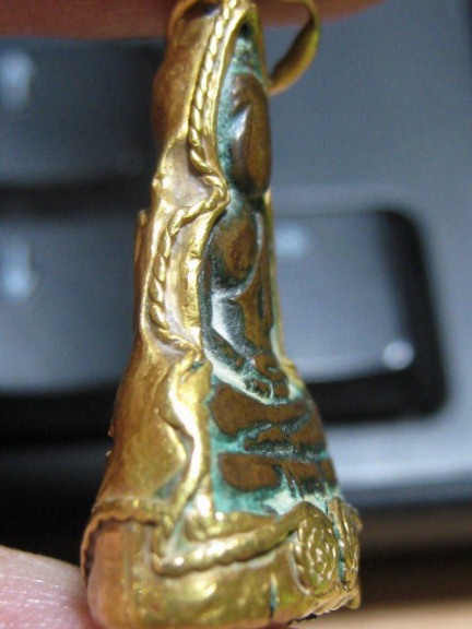 พระกริ่งหลวงพ่อโสธร เนื้อโลหะ วัดโสธรฯ จ.ฉะเชิงเทรา มีเลี่ยมทองเก่าโบราณ