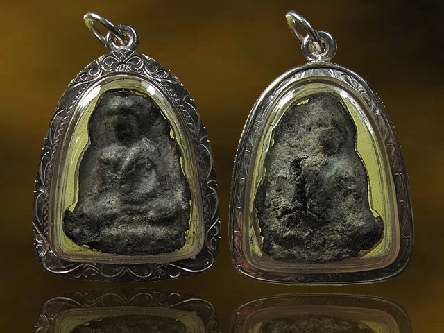 พระลีลาใบขนุน (ตัดเดี่ยว) เนื้อชินเงิน กรุวัดราชบูรณะ จ.อยุธยา 2 หน้า หายาก