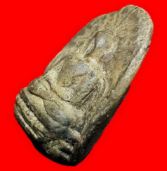 พระคงกรุเก่าเขีบวคราบหลือง สองสีพบน้อยแท้จัดจ้านเข้มขลัง น่าอนุรักษ์สะสม