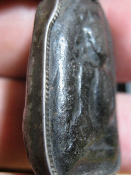 พระเกศาครูบาศรีวิชัย พิมพ์พระเปิม เนื้อใบลาน จ.เชียงใหม่ มีเลี่ยมเงินจับขอบ