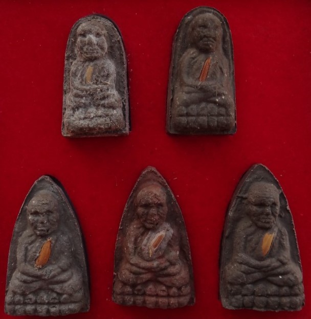 หลวงปู่ทวด พระอาจารย์ประสูติ วัดในเตา 3ชุด(1ชุดมี5องค์) เคาะ เดียว