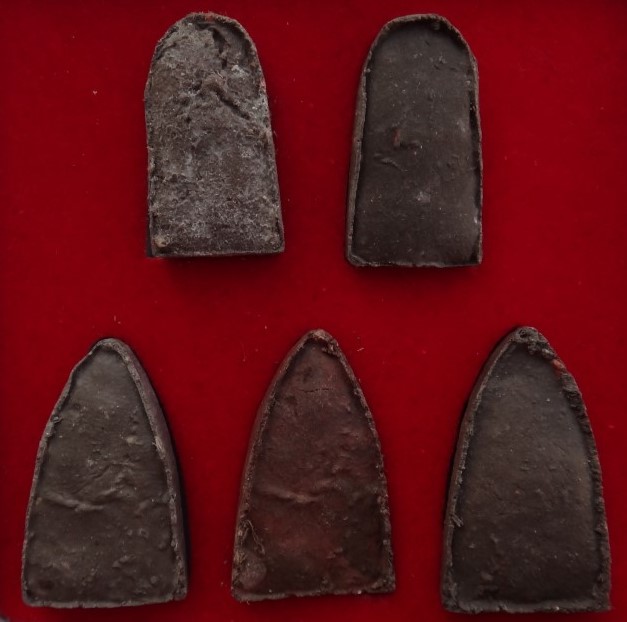 หลวงปู่ทวด พระอาจารย์ประสูติ วัดในเตา 3ชุด(1ชุดมี5องค์) เคาะ เดียว