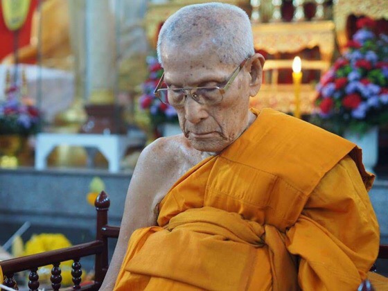 พระบูชา อาแปะ โง้วกิมโคย รุ่นฟ้าประทานพร ขนาด 5 นิ้ว พร้อมกรอบครอบ พิธีดี พิธีใหญ่ เคาะเดียวแดง