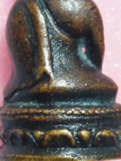 พระกริ่งบัวรอบใหญ่ท่านเจ้าคุณนรฯ ปี2512 เนื้อทองผสม ออกที่วัดวังกระโจม จ.นครนายก