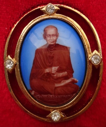  ล็อคเก็ตเข็มกลัด สมเด็จโต วัดอิน 4องค์ เคาะเดียว