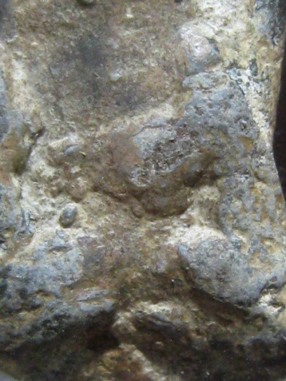 พระปิดตา เนื้อตะกั่วสนิมแดง กรุวัดสุวรรณ จ.อ่างทอง ราคาเบา ๆ อยู่ในเลี่ยม