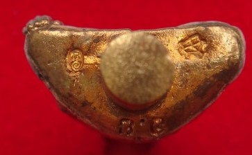 รูปเหมือนปั้ม รุ่นแรก+ยอดธง รุ่นแรก หลวงพ่อจำลอง วัดเจดีย์แดง เคาะเดียว450