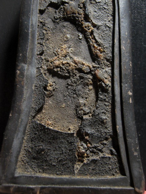 พระยอดขุนพลพิมพ์ใหญ่ เนื้อชินเงิน กรุถ้ำขุนตาล จ.ลำพูน มีเลี่ยมเงินพร้อมห้อย