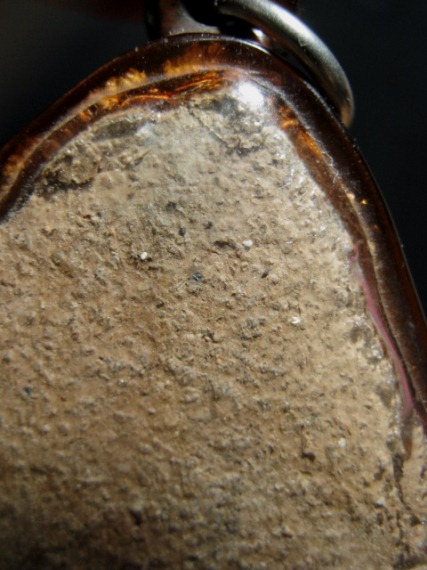 พระนางเขาหลวง เนื้อดิน กรุเขาหลวง จ.สุโขทัย มีเลี่ยมพลาสติกเปิดหน้าปิดหลัง