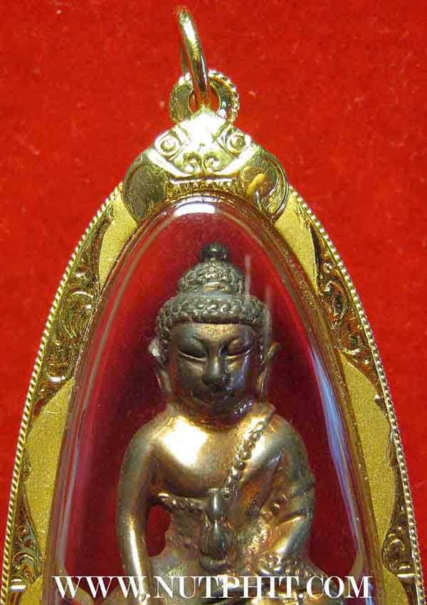 พระกริ่งนเรศวรเผด็จศึก เนื้อนวะโลหะ ปี ๒๒ +กล่องเดิม+บัตรรับรองพระแท้*129