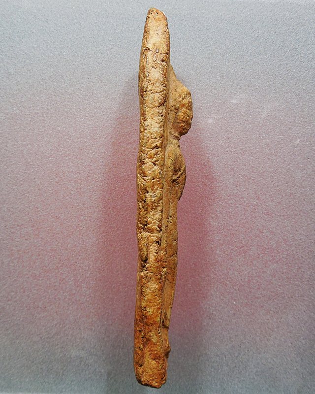 พระกำแพงลีลาฝักดาบ