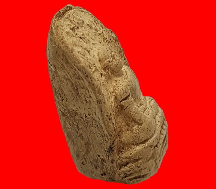 พระคงขาวองค์ล่ำหนา โพธิ์เด้ง กำไลข้อมือและเท้าพอเห็นชัด เม็ดบัวติดชัดมิติคมชัดลึก