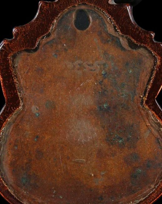 เหรียญน้ำเต้ารุ่นแรก พิมพ์นิยมหน้าแก่ ปี2505 เนื้อทองแดง วัดช้างไห้ จ.ปัตตานี อยู่ในเลี่ยม