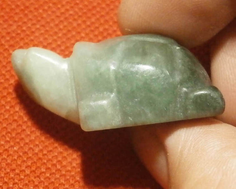 เต่ามงคล เนื้อหยกแท้จากประเทศพม่า สวยมากๆ ขนาด 3.4 x 2.3 x 1.5 ซม. #228