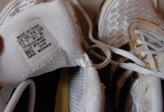 รองเท้า ADIDAS ของแท้ สวยๆ เบอร์40 2/3 ครับ ดีไซน์สุดแจ่มเลยรุ่นนี้