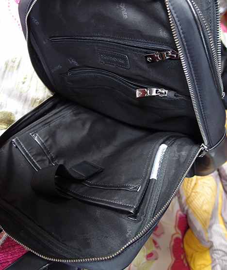ตัดใจขาย!! เป้ Samsonite ของแท้ สะพายหลัง หนังสีดำและไมโครไฟเบอร์ ป้ายโลโก้โลหะหรูหรา