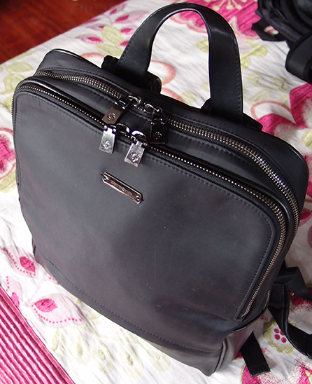 เป้ Samsonite ของแท้ สีดำ สะพายหลัง ราคา 387 US ก็ประมาณ 12,000 บาทไทย / ปล่อยต่อเคาะเดียวถูกๆ