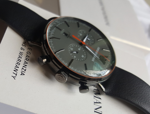 นาฬิกา Emporio Armani ของแท้ รุ่นใหม่คอลเลคชั่นล่าสุด ยกชุดรวมทั้งกล่องและคู่มือ