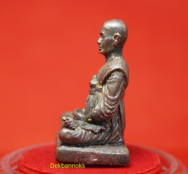 พระรูปเหมือนสมเด็จพระพุฒาจารย์(โต พรหมรังสี) พิมพ์หล่อใหญ่ เนื้อนวะ ผิวเดิม ดินไทย พร้อมกล่องเดิม