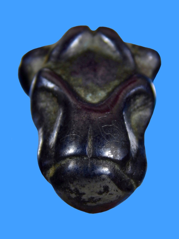 พระปิดตา หลวงปู่จันทร์ วัดบ้านยาง จ.นครปฐม พิมพ์หูกระต่าย เนื้อเมฆพัด