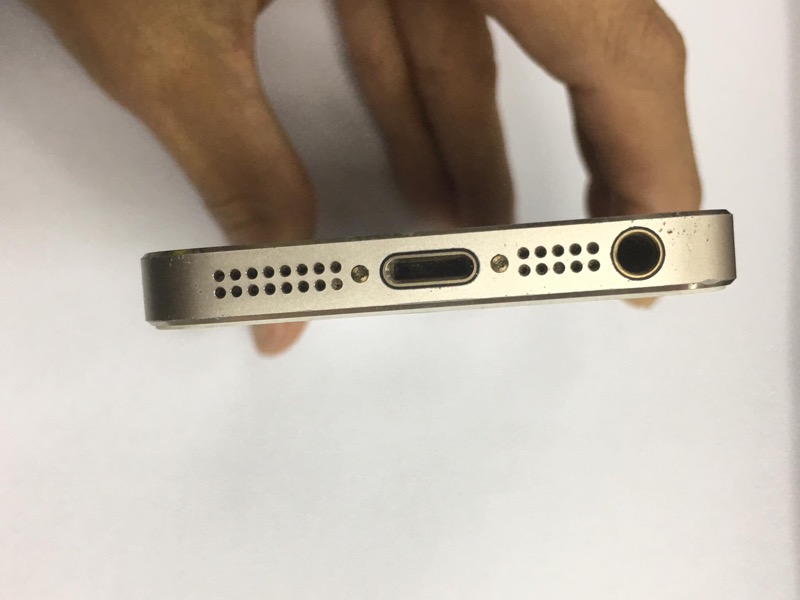 iPhone 5s สีดำ 16GB โมเดลTH/A เครื่องศูนย์ไทย ไม่ติดล็อก สีทอง สภาพสวย
