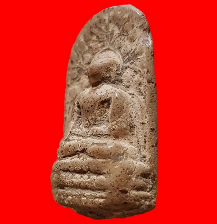 พระคงลำพูน องค์ล่ำหนา ฟอร์มตรง โพธิ์เด้งคราบกรุเดิม พระล่ำหนาโพธิ์เด้ง เม็ดบัวเรียงเม็ดสวยงาม