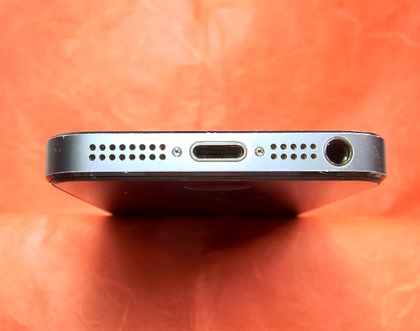 iPhone 5 (สีดำ) ไม่ติดล็อค
