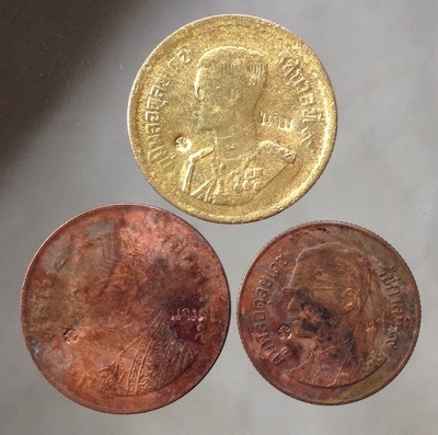 เหรียญขวัญถุง หลวงปู่นาม วัดน้อยชมภู่ จ.สุพรรณบุรี ชุด10เหรียญ ชุดที่1 (พิเศษแถมจีวรหลวงปู่นาม)