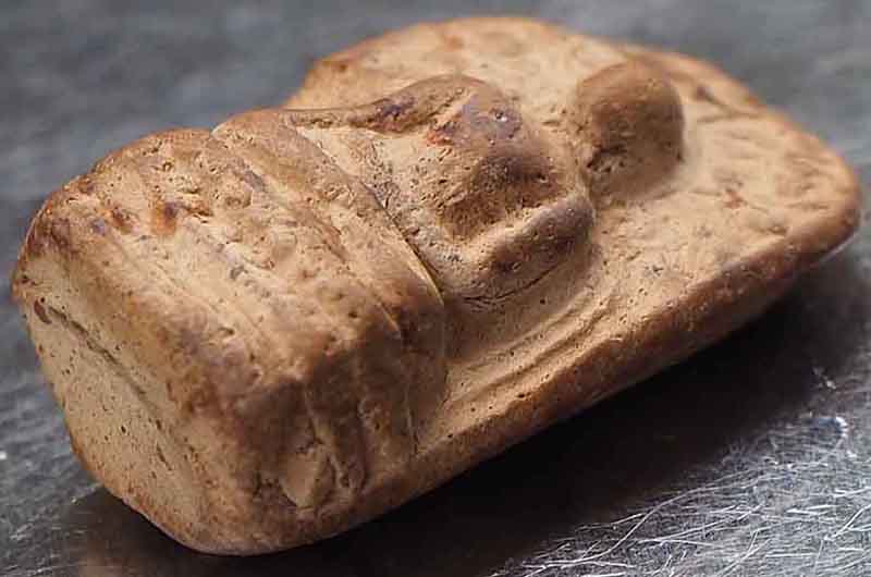 พระคงกรุเก่า ฟอร์มตรงสวย พระแท้ 1300 ปีเป็นอย่างน้อยหายากครับท่าน บิ่นเดิมจากกรุครับท่าน