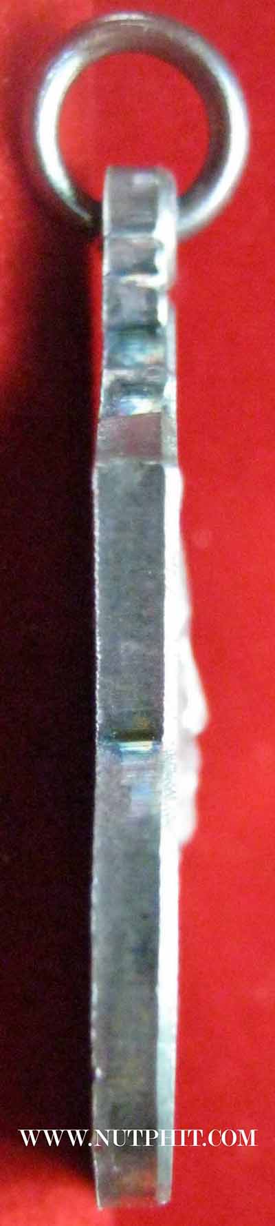 เหรียญพระนเรศวร รุ่นสู้ เนื้อเงินแท้ผิวสวยจนขึ้นรุ้ง+บัตรรับรองพระแท้*194