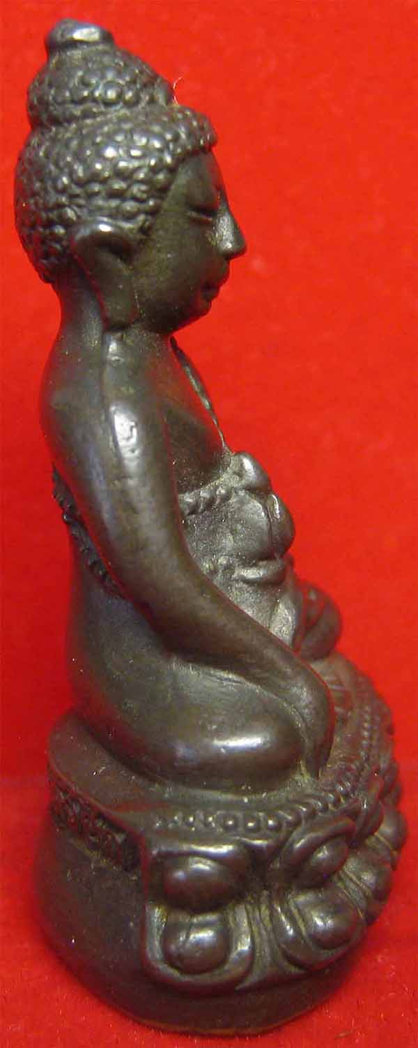 กริ่งนเรศวรเผด็จศึก นวะโลหะกลับดำ เลี่ยมทอง+บัตรรับรองพระแท้*195